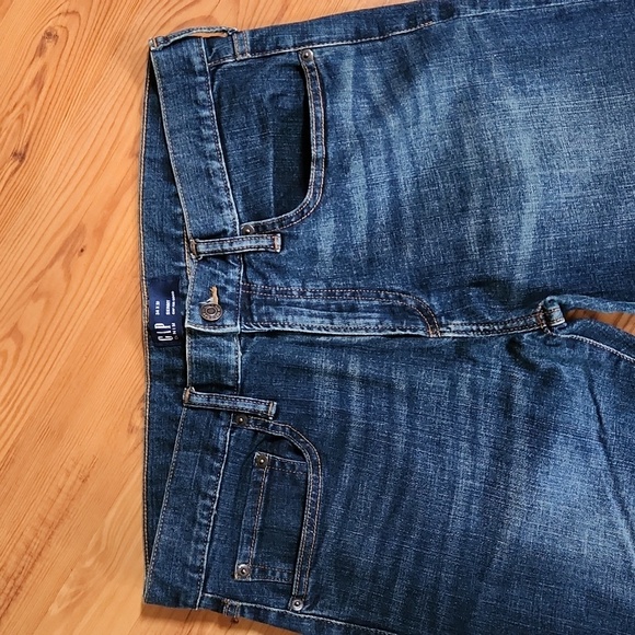 GAP Skinny Leg Jeans - Picture 2 of 8